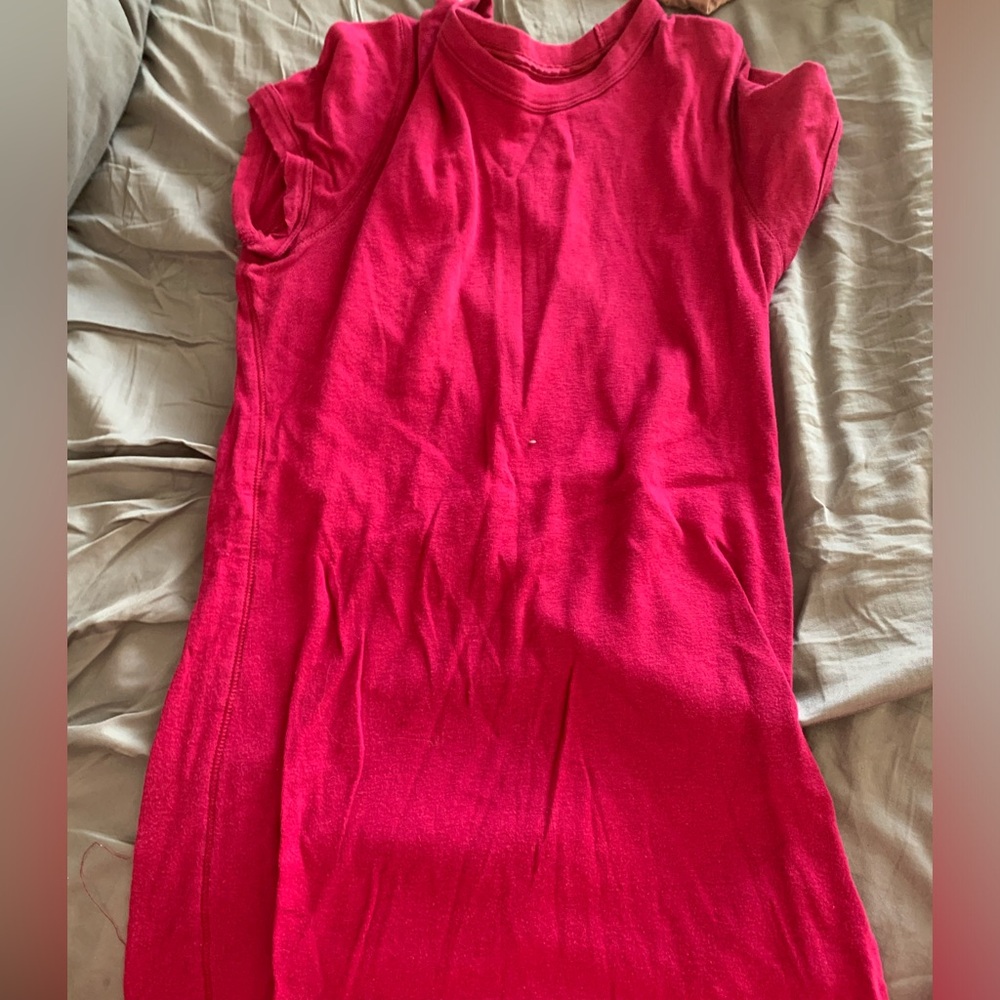 American Eagle pink shirt
